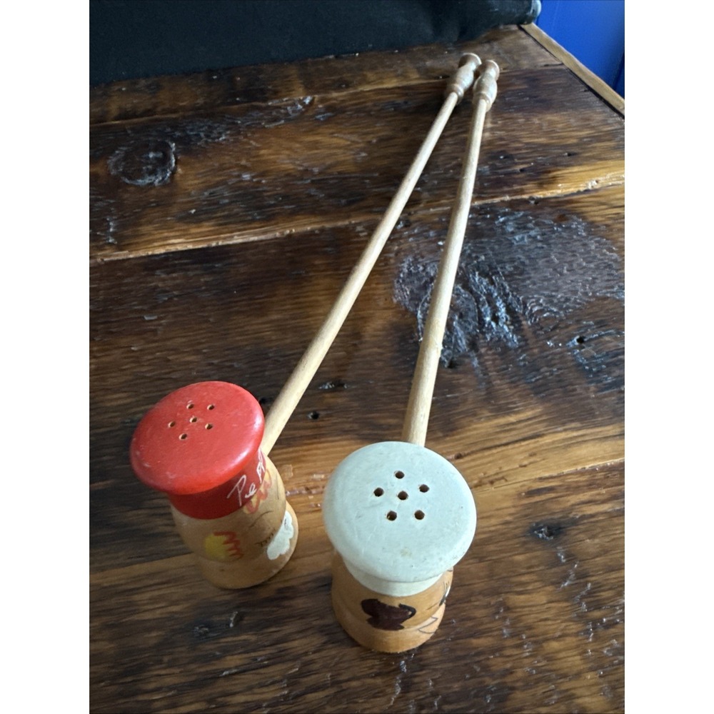 VINTAGE LONG HANDLED SALT & PEPPER SHAKERS Salty & Peppy - Picture 3 of 5